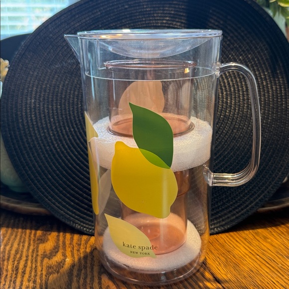 Kate Spade Lemon Pitcher and 2 Cups
Set - Acrylic NEW! - Picture 1 of 6